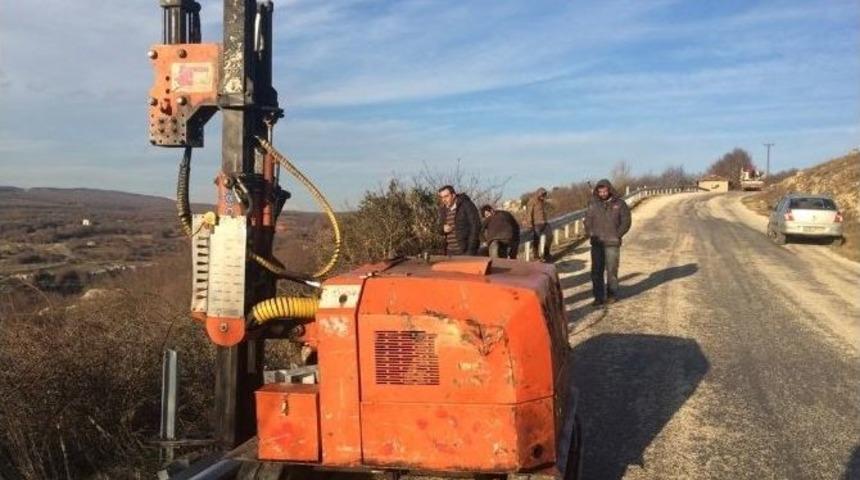 Kırklareli İl &Ouml;zel İdaresi K&ouml;ylere Hizmet G&ouml;t&uuml;rmeye Devam Ediyor