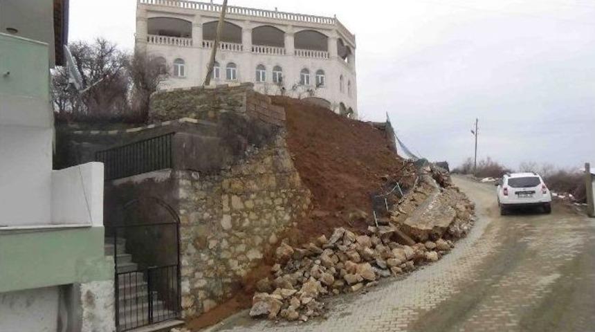 Kulp&rsquo;ta İstinat Duvarı &Ccedil;&ouml;kt&uuml;