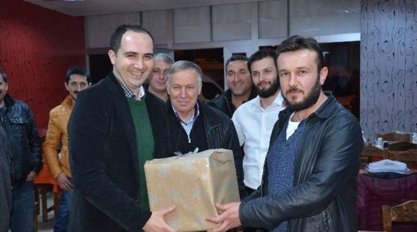 Minib&uuml;s&ccedil;&uuml;lerden Basın Mensupları Onuruna Yemek