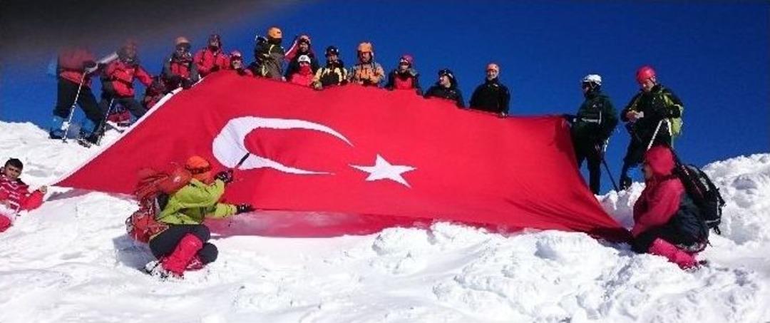 Dağcılar Gazeteciler İ&ccedil;in Zirve Yaptı