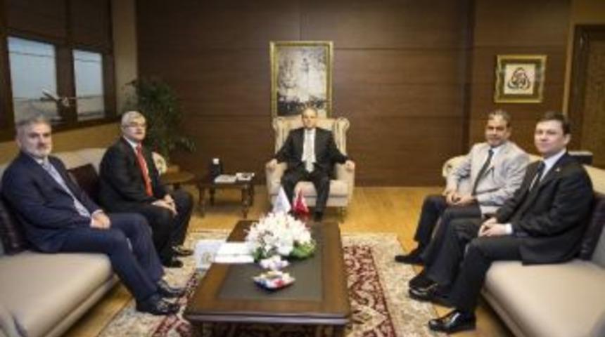 Bakan Kılı&ccedil;, Ak Parti Milletvekillerini Kabul Etti