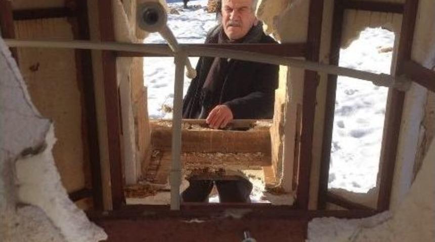 Tahrip Edilen &Ccedil;eşmede İnceleme