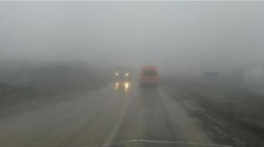 Aşırı Sis S&uuml;r&uuml;c&uuml;lere Zor Anlar Yaşattı