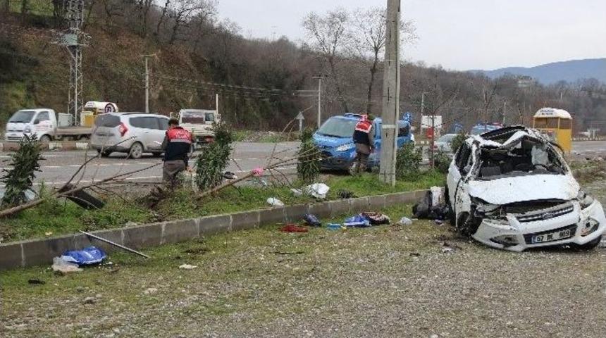 Otomobil Defalarca Takla Attı: 1 &Ouml;l&uuml;