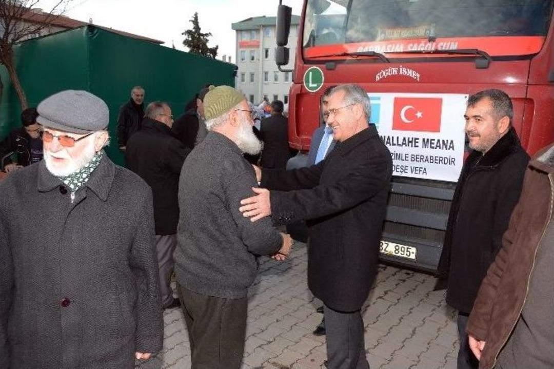 Bayır Bucak T&uuml;rkmenleri İ&ccedil;in Yardıma Koştular
