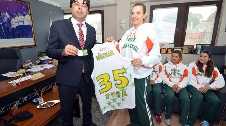 Ekiz Yumurta Fo&ccedil;a Basketbol&rsquo;dan Başkan Demirağ&rsquo;a Teşekk&uuml;r