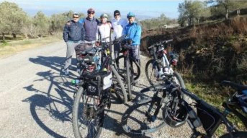 Burhaniyeli Bisiklet&ccedil;iler Koca Seyit Yolunda