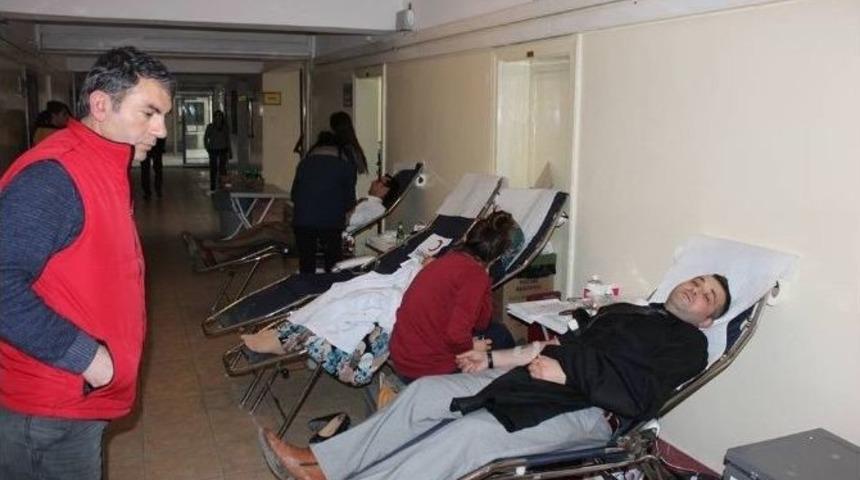 Yozgat Milli Eğitim Personeli Kızalay&rsquo;a Kan Bağışında Bulundu