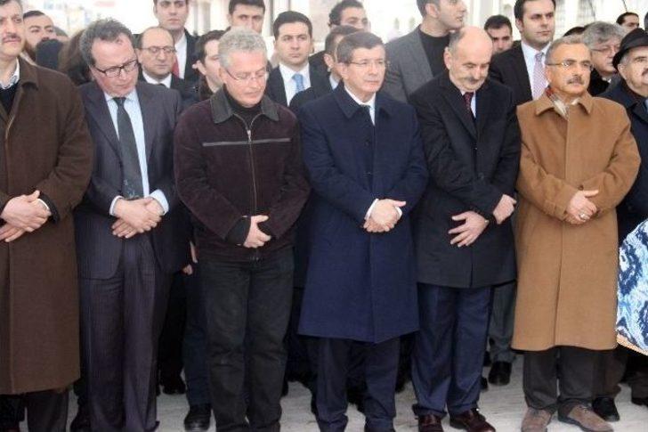 Başbakan Davutoğlu Cenaze Törenine Katıldı G4