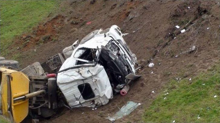 Hafriyat Kamyonu Şarampole Böyle Uçtu G2