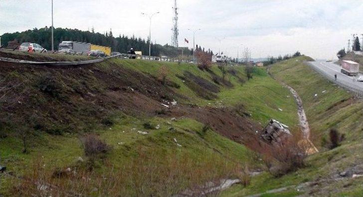 Hafriyat Kamyonu Şarampole Böyle Uçtu G4