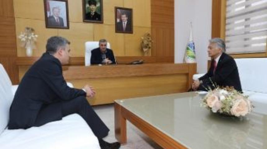 Başkan To&ccedil;oğlu Toyota T&uuml;rkiye Genel M&uuml;d&uuml;r&uuml; Kato&rsquo;yu Ağırladı