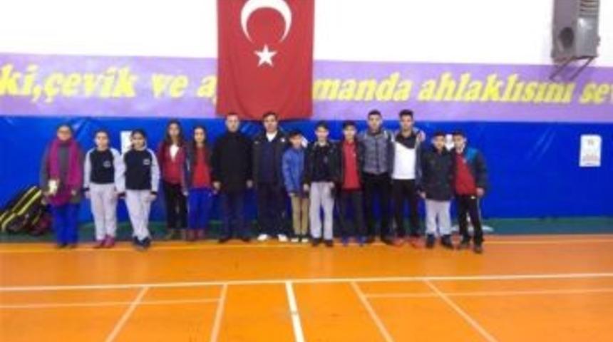 Malatya Badmintonda &Ccedil;eyrek Finalde