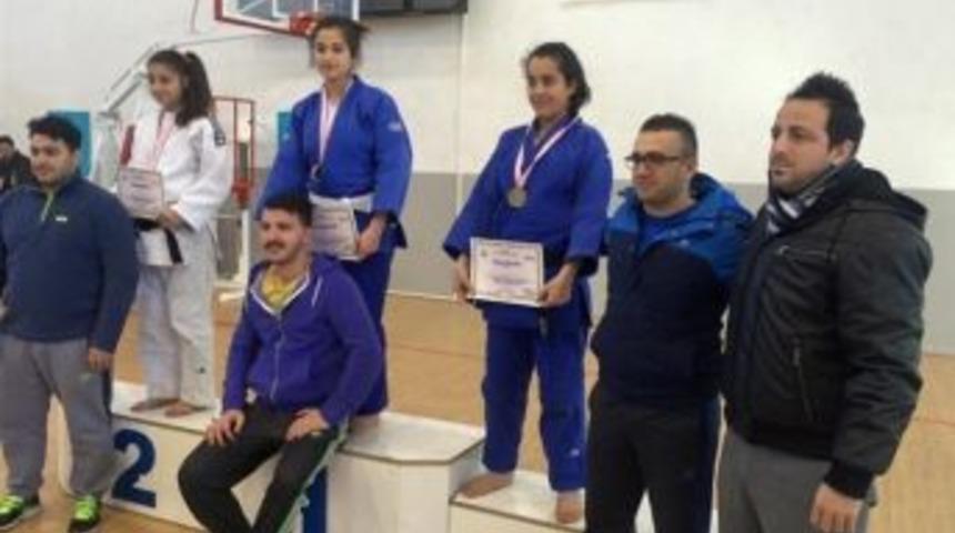 Judoda &Ccedil;eyrek Final Heyecanı