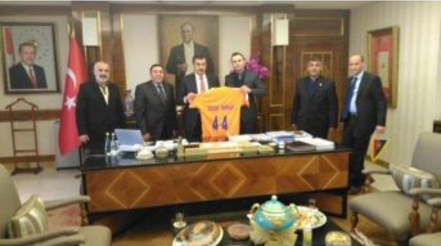 &Ccedil;&ouml;şn&uuml;kspor&rsquo;dan Bakan T&uuml;fenk&ccedil;i&rsquo;ye Ziyaret