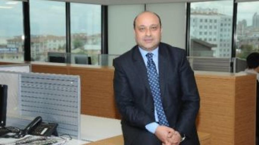 Gazeteci-yazar Altınışık&rsquo;tan "b&rsquo;aşka Vakit Kalmadı"