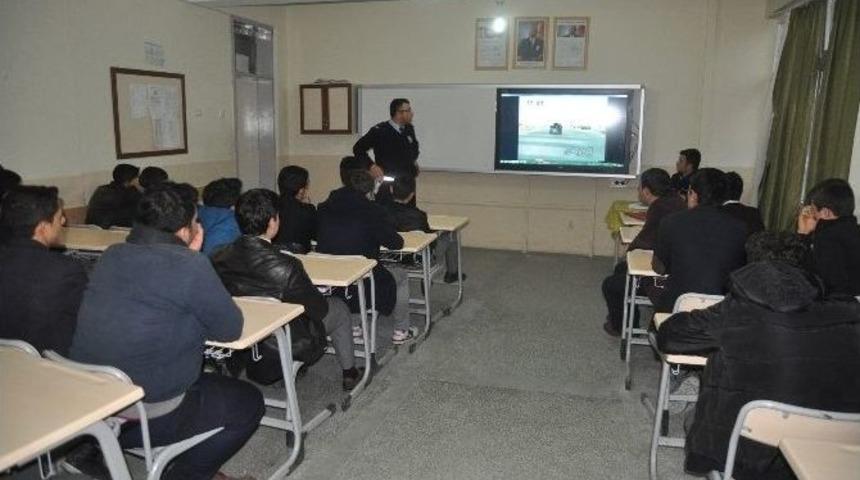 Trafik Dedektifleri Projesi &Ouml;ğrencilere Anlatıldı