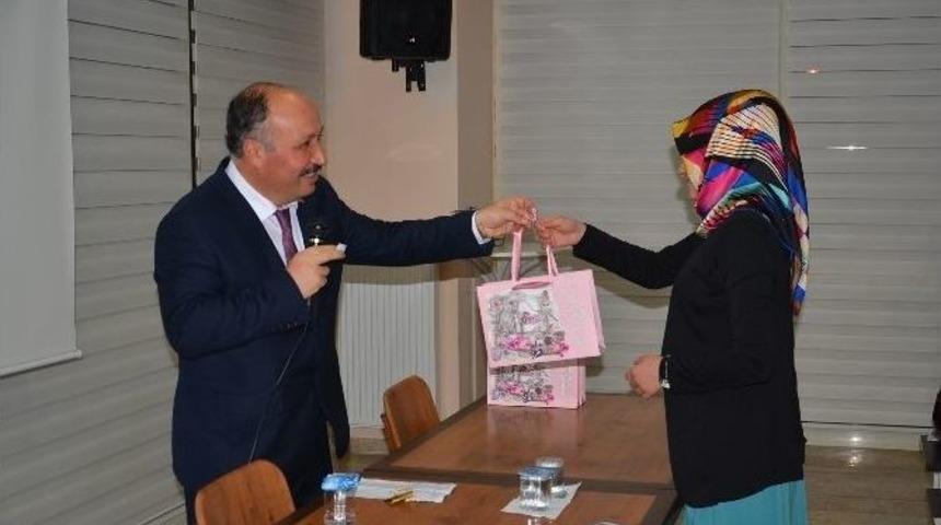 Osmancık Kyk Başarılı &Ouml;ğrencileri &Ouml;d&uuml;llendirdi