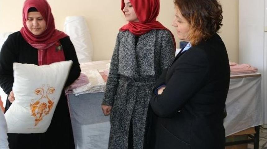 Sema &Ccedil;ift&ccedil;i, B&uuml;y&uuml;kşehirle İş Yeri Sahibi Olan Kadınları Ziyaret Etti