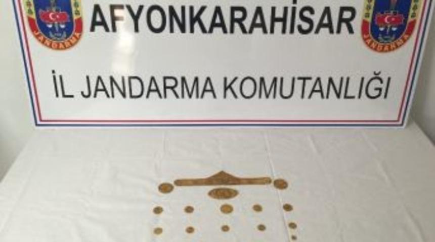 Tarihi Eserleri Satamadan Yakalandılar