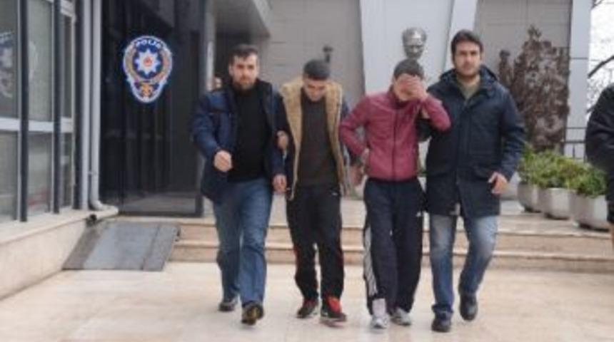 Hırsızlar Ev Sahibesini D&ouml;verek Şoka Soktu