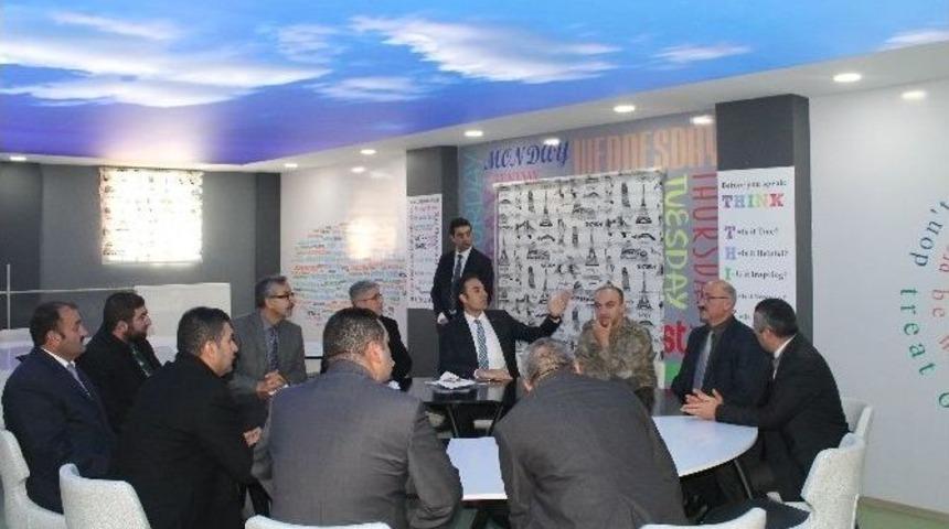 &Ccedil;at&rsquo;ta İngilizce Sınıfı A&ccedil;ılışı