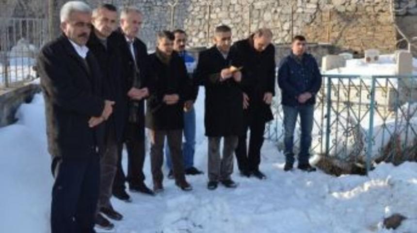 Gazeteci Keskin Mezarı Başında Anıldı