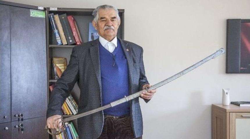 (&ouml;zel Haber) 200 Yıllık Kılıcı M&uuml;zeye Bağışladı