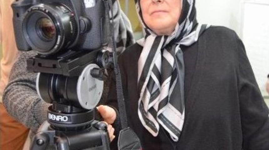 (&ouml;zel Haber) Kızının Kına Gecesinde Bayan Kameraman Bulamayınca Kamera &Ccedil;ekimini &Ouml;ğrenmeye Karar Verdi