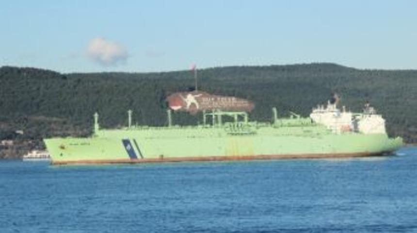 Doğalgaz Tankeri &Ccedil;anakkale Boğazından Ge&ccedil;ti