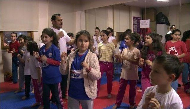 Beyoğlu’nda Savunma Sporlarına Yoğun İlgi