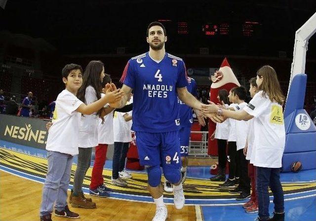 Anadolu Efes, Darüşşafaka Doğuş’u Avrupa Arenasında İlk Defa Konuk Edecek