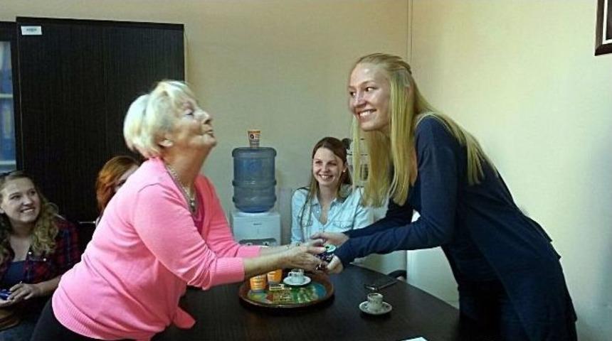 Alman &Uuml;niversitelilerden Huzurevine Ziyaret