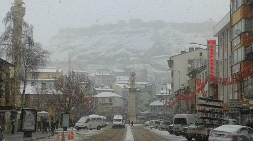 Bayburt&rsquo;ta Kar Yağışı Hayatı Olumsuz Etkiliyor