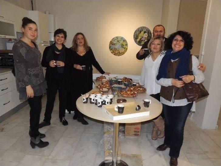 Simit Çay İkramıyla Çaydanlık Sergisi G3