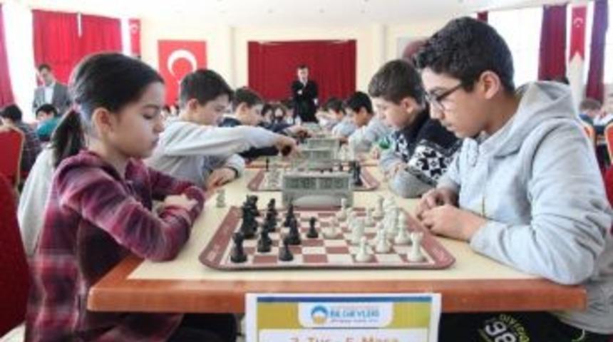 Bilgievleri Satran&ccedil; Ligi Başladı