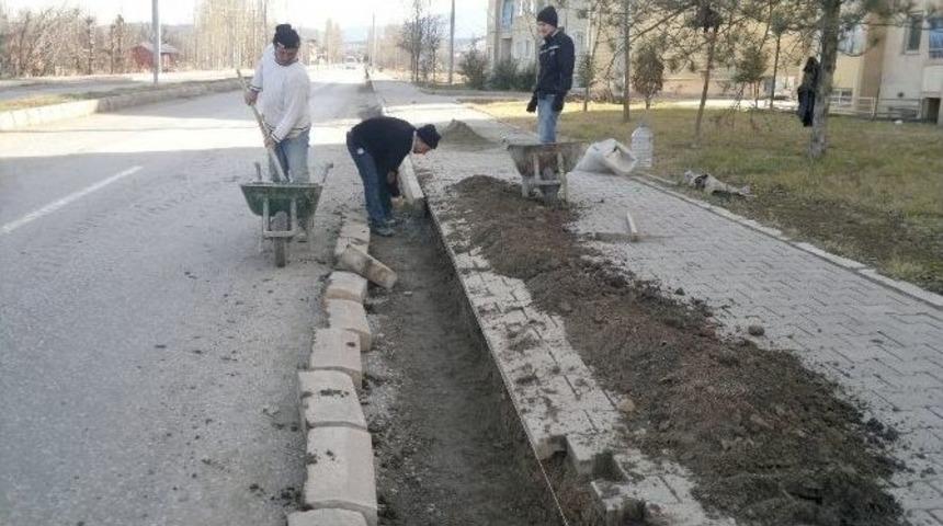 Hisarcık&rsquo;ta Kilitli Parke Taşı Ve Bord&uuml;r D&ouml;şeme &Ccedil;alışmaları