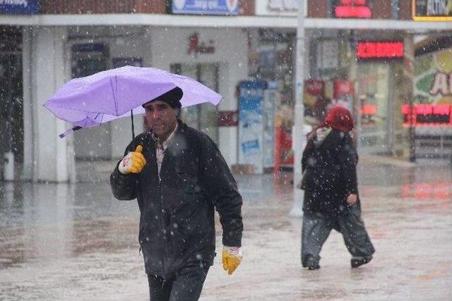 Bolu’da Kar Yağışı Etkili Oldu