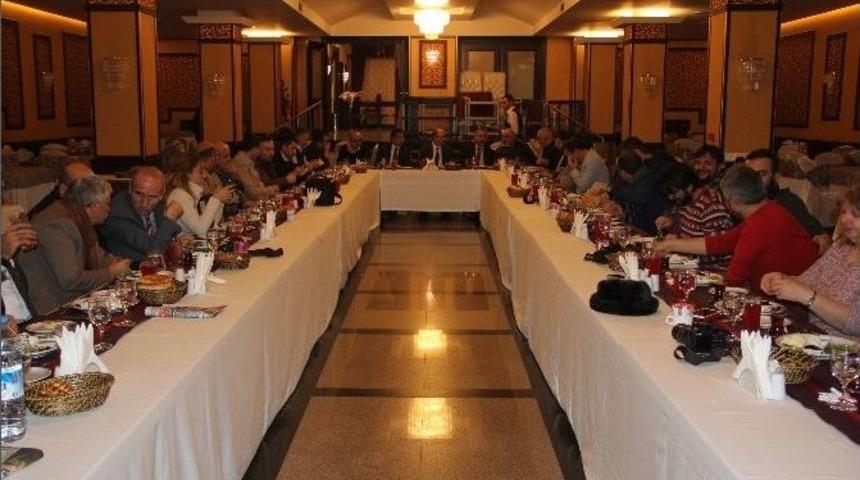 B&uuml;nyan Belediye Başkanı Şinasi G&uuml;lc&uuml;oğlu: