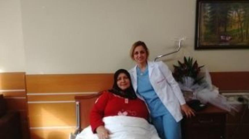 Şiddetli Kasık Ağrıları Yaşayan Kadına İlgin&ccedil; Operasyon