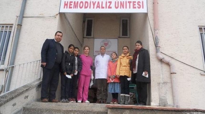 &Ouml;ğrencilerden Hemodiyaliz Hastalarına Ziyaret