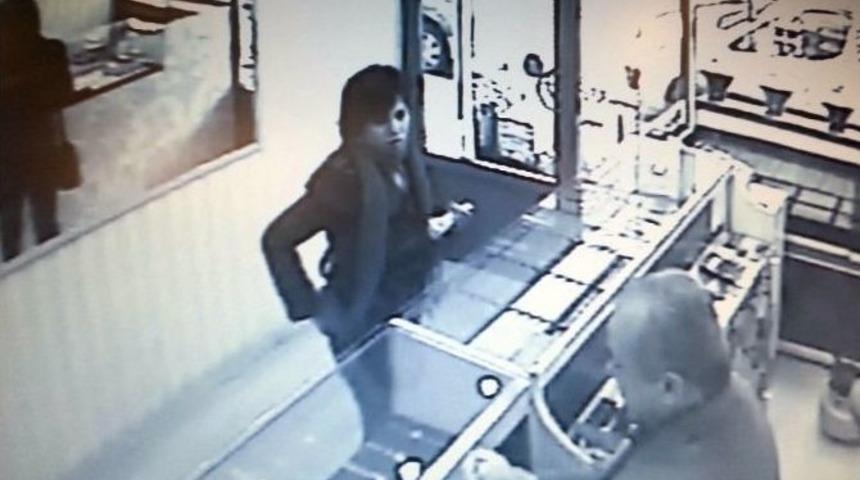 30 Liralık Altın Kolyeyi Bin Liraya Sattılar