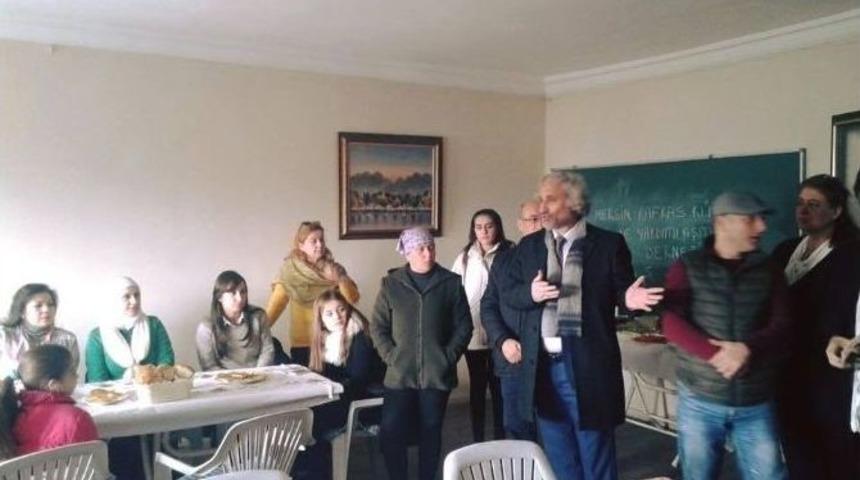 Suriyeli &Ccedil;erkeslere Soydaşlarından Destek