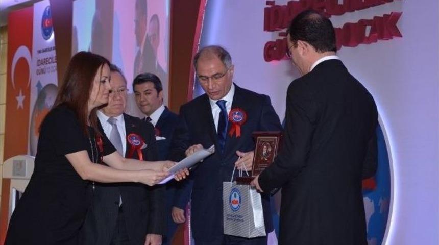 Selim Kaymakamı Dolu, &Ouml;d&uuml;l&uuml;n&uuml; İ&ccedil;işleri Bakanı Efkan Ala&rsquo;nın Elinden Aldı