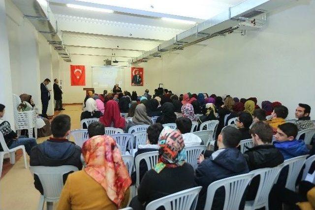 Başakşehir Belediye Başkanı Uysal, Öğrencilere Kendi Öğrencilik Yıllarını Anlattı