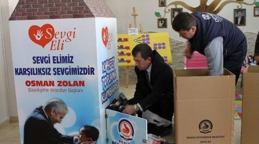 Minik &Ouml;ğrencilerden Yaşıtları İ&ccedil;in Yardım Topladı
