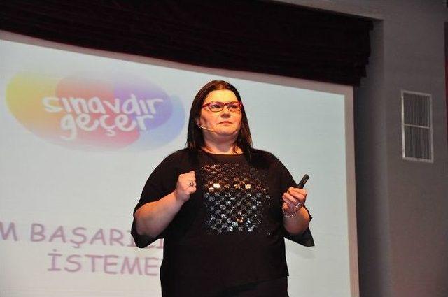 ‘sınavdır Geçer’ Seminerine Öğrencilerden Yoğun İlgi