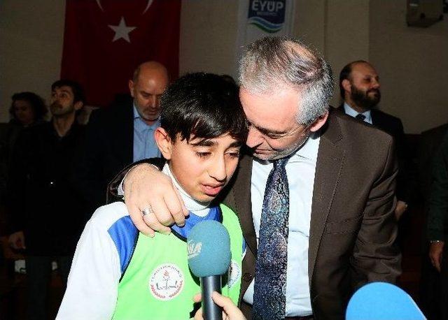 Eyüp’te Düzenlenen Geleneksel Sokak Oyunları Renkli Görüntülere Sahne Oldu