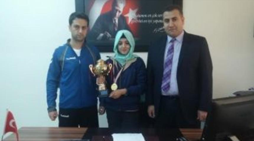 Siirtli &Ouml;ğrenci Judoda B&ouml;lge Birincisi Oldu