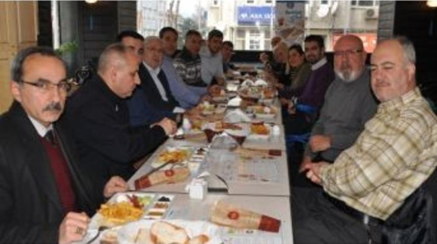 Bandırma&rsquo;da Gazeteciler Kahvaltıda Buluştu